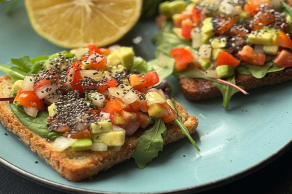 Безглютеновий веган-тост з гуакамоле